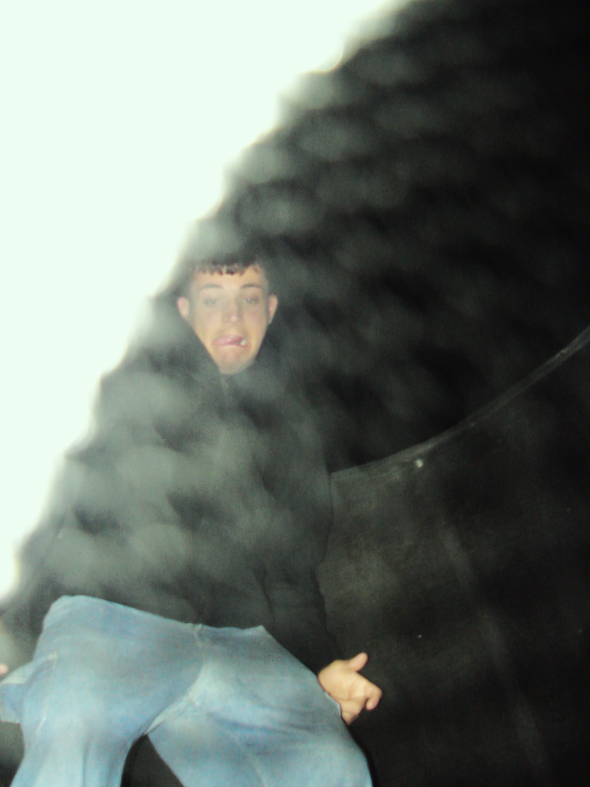 Foto de Leonel Niemchikof saltando en un trampolín X MALIGNA Y SOSPECHOSA